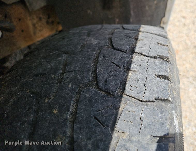 image for item EJ5755 1999 Ford F250 Super Duty SuperCab utility bed pickup truck