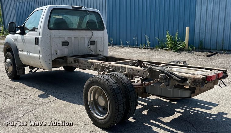 image for item EJ6365 2006 Ford  F550 Super Duty truck cab and chassis