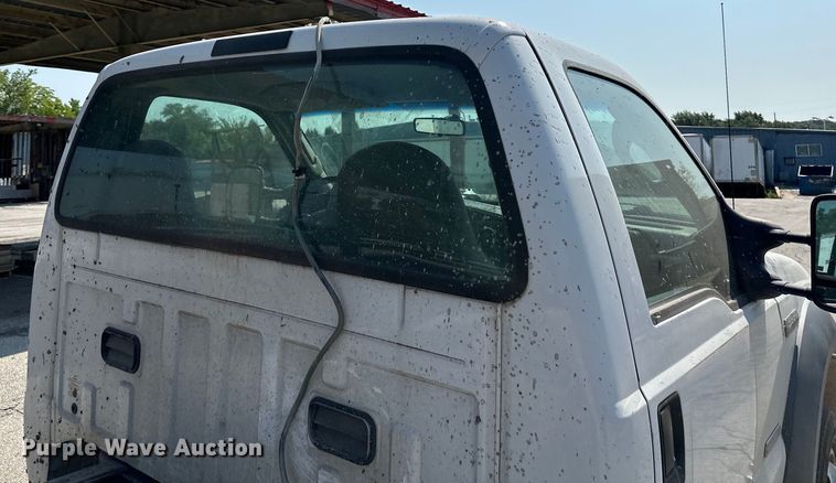 image for item EJ6365 2006 Ford  F550 Super Duty truck cab and chassis