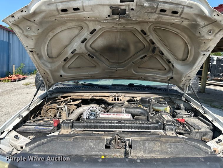 image for item EJ6365 2006 Ford  F550 Super Duty truck cab and chassis