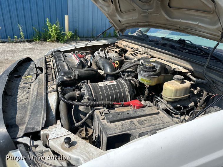 image for item EJ6365 2006 Ford  F550 Super Duty truck cab and chassis