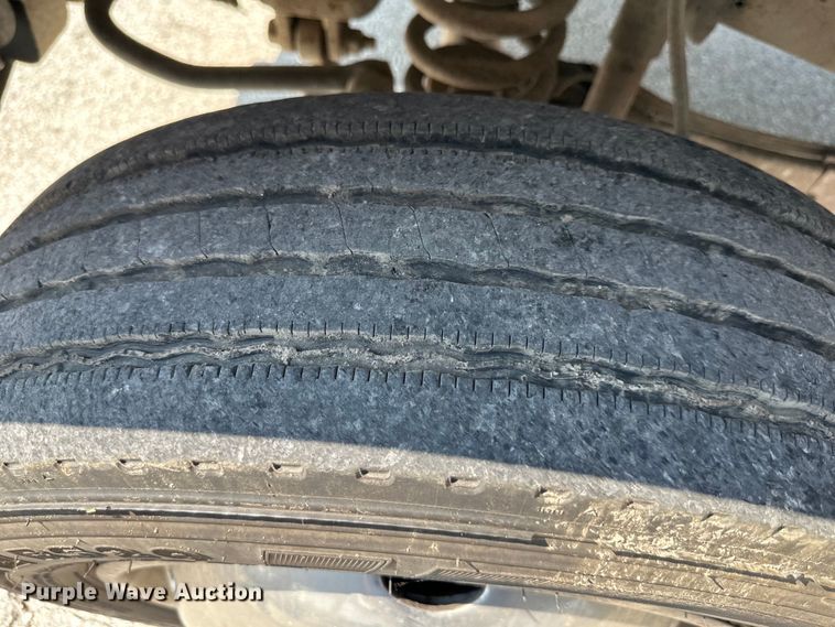 image for item EJ6365 2006 Ford  F550 Super Duty truck cab and chassis