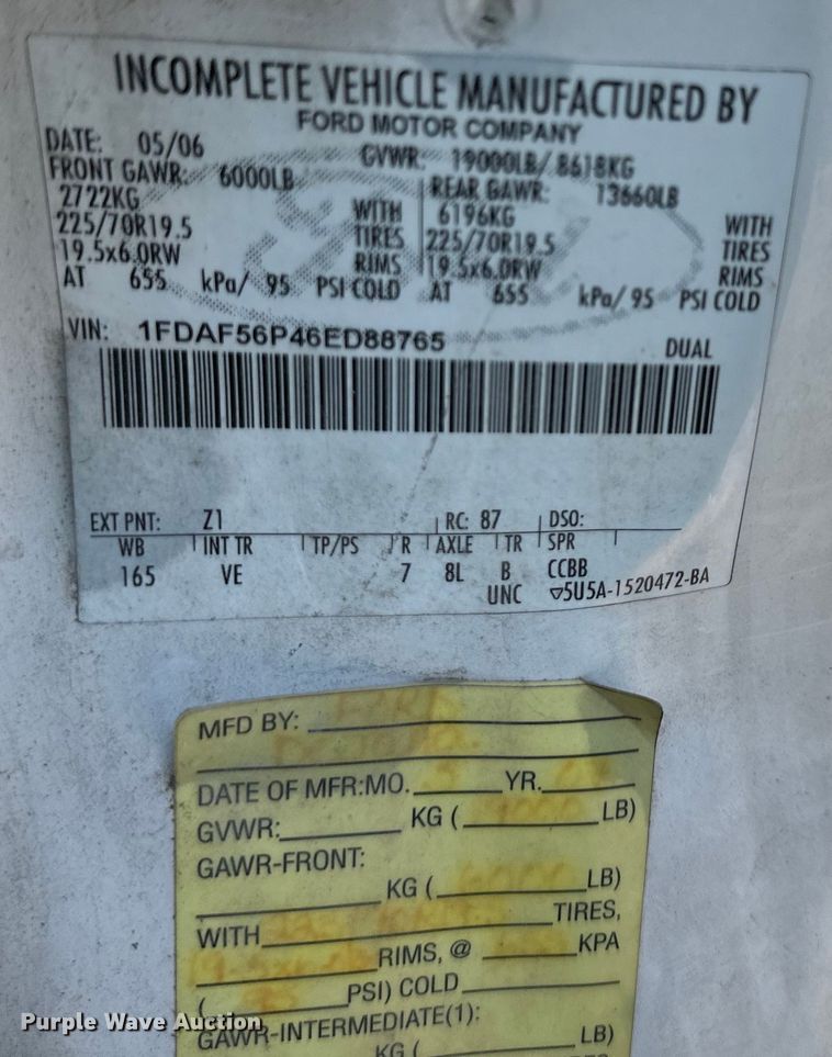 image for item EJ6365 2006 Ford  F550 Super Duty truck cab and chassis