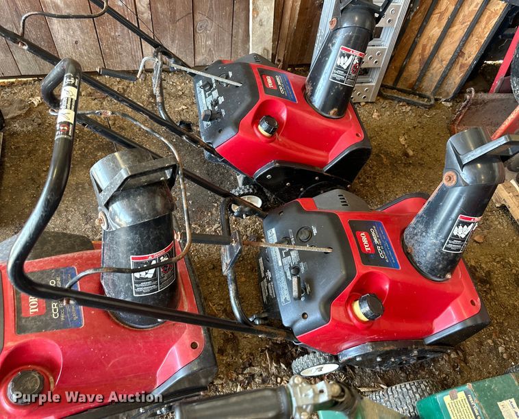 image for item EJ7021 (7) snow blowers 