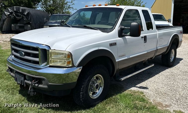 image for item EJ7023 2004 Ford F250 Super Duty SuperCab pickup truck