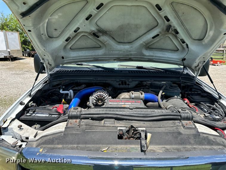 image for item EJ7023 2004 Ford F250 Super Duty SuperCab pickup truck