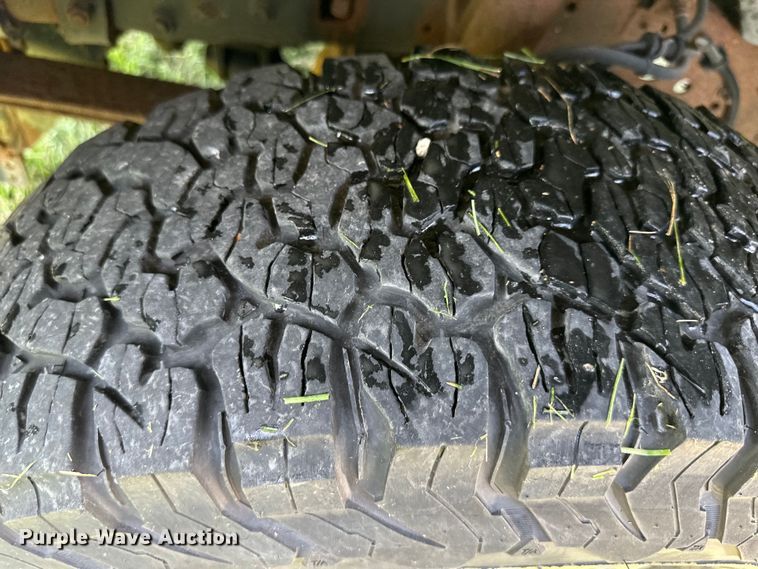 image for item EJ7023 2004 Ford F250 Super Duty SuperCab pickup truck