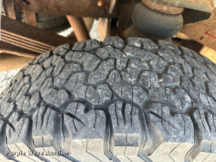 image for item EJ7023 2004 Ford F250 Super Duty SuperCab pickup truck