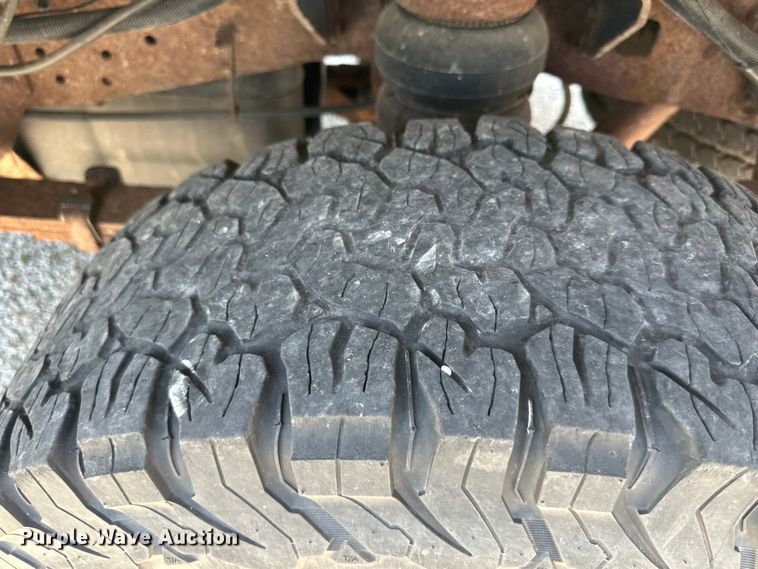 image for item EJ7023 2004 Ford F250 Super Duty SuperCab pickup truck