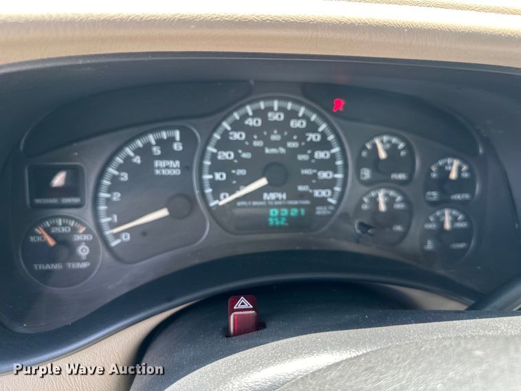 image for item EJ7025 2001 Chevrolet  1500HD  Crew Cab pickup truck