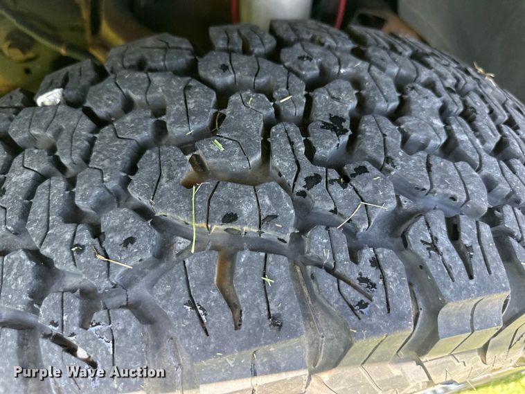 image for item EJ7025 2001 Chevrolet  1500HD  Crew Cab pickup truck