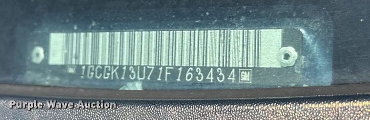 image for item EJ7025 2001 Chevrolet  1500HD  Crew Cab pickup truck