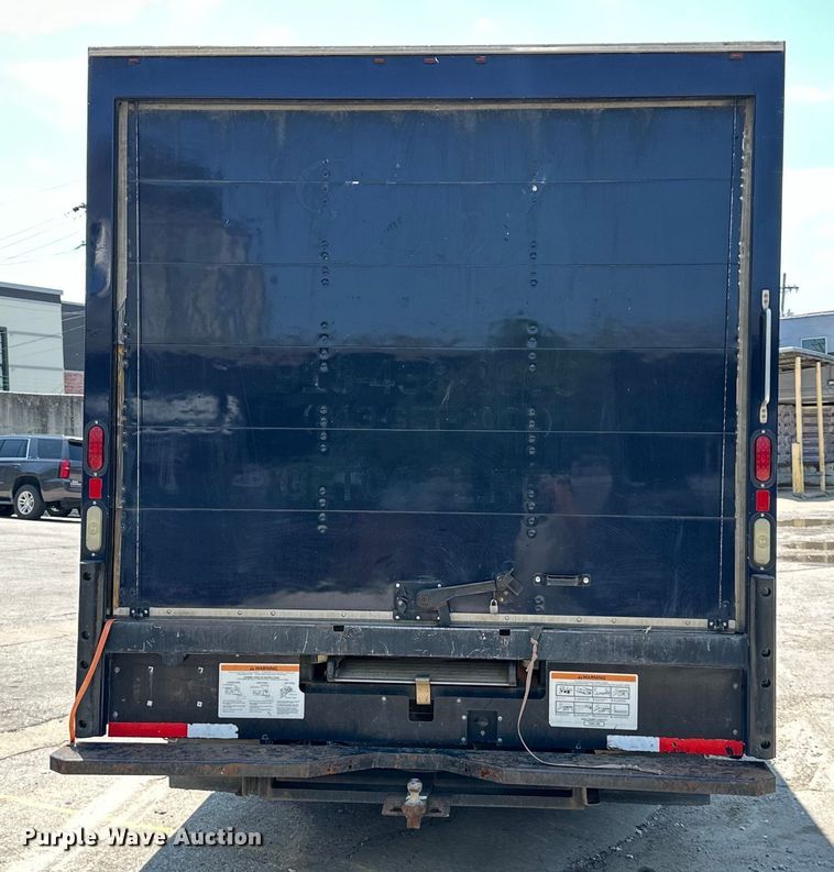 image for item EJ7054 2016 GMC Savana G3500 box truck