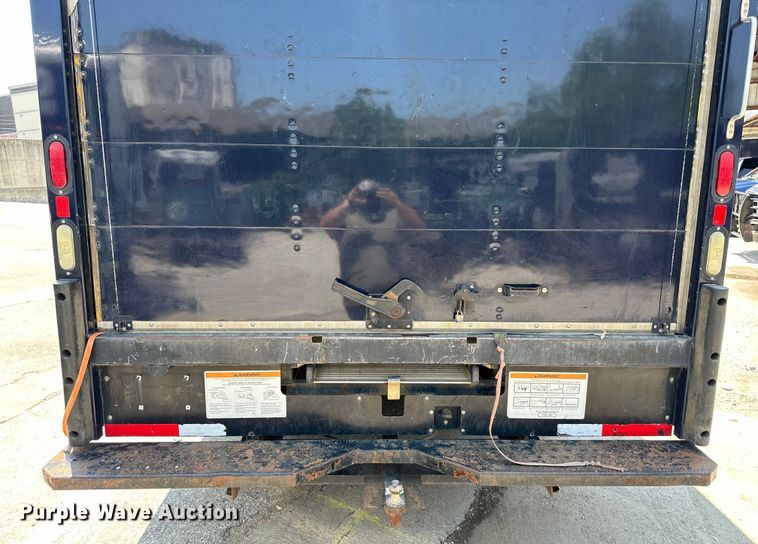 image for item EJ7054 2016 GMC Savana G3500 box truck