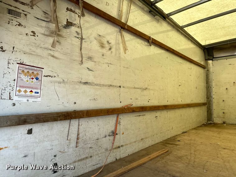 image for item EJ7054 2016 GMC Savana G3500 box truck