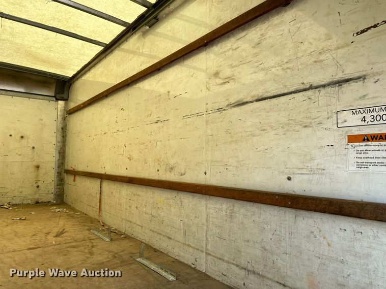 image for item EJ7054 2016 GMC Savana G3500 box truck