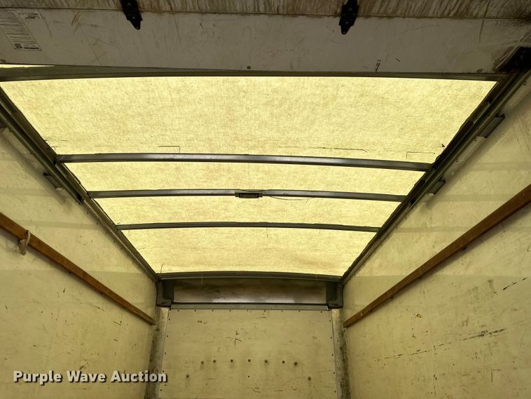 image for item EJ7054 2016 GMC Savana G3500 box truck