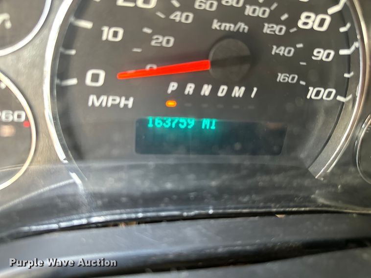 image for item EJ7054 2016 GMC Savana G3500 box truck