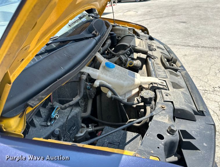 image for item EJ7054 2016 GMC Savana G3500 box truck