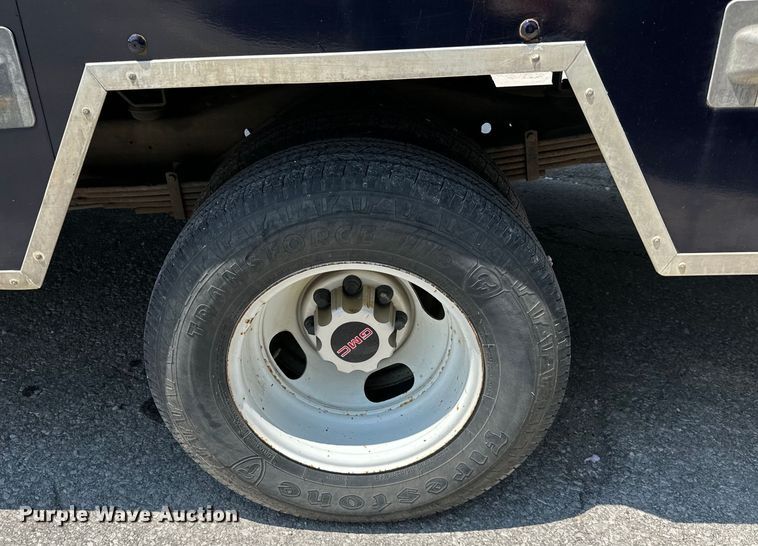 image for item EJ7054 2016 GMC Savana G3500 box truck