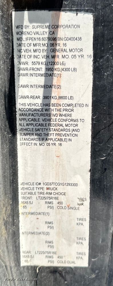 image for item EJ7054 2016 GMC Savana G3500 box truck