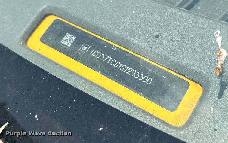 image for item EJ7054 2016 GMC Savana G3500 box truck