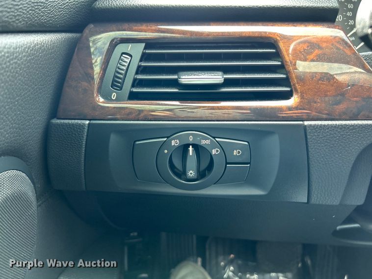 image for item EK4668 2006 BMW 330XI 