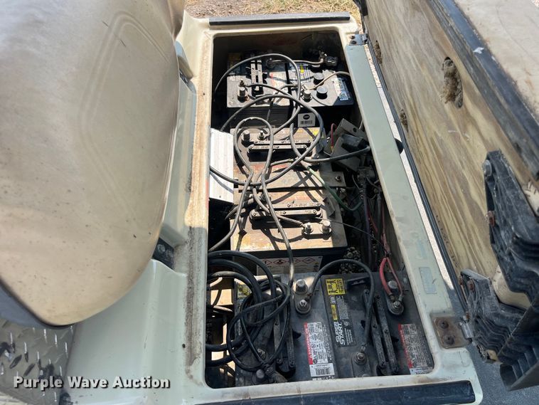 image for item EK8791 2002 Club Car golf cart