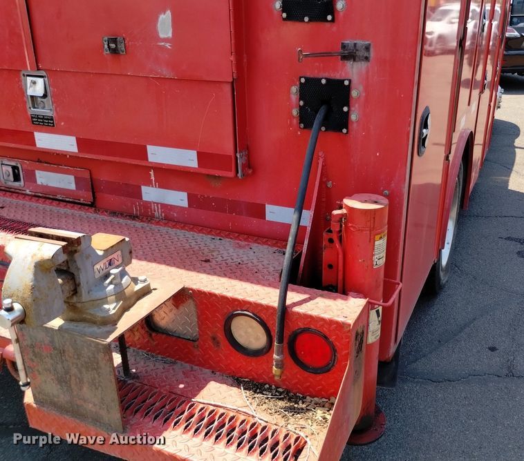 image for item LO9032 2011 Ford F550 Super Duty XL utility / service truck