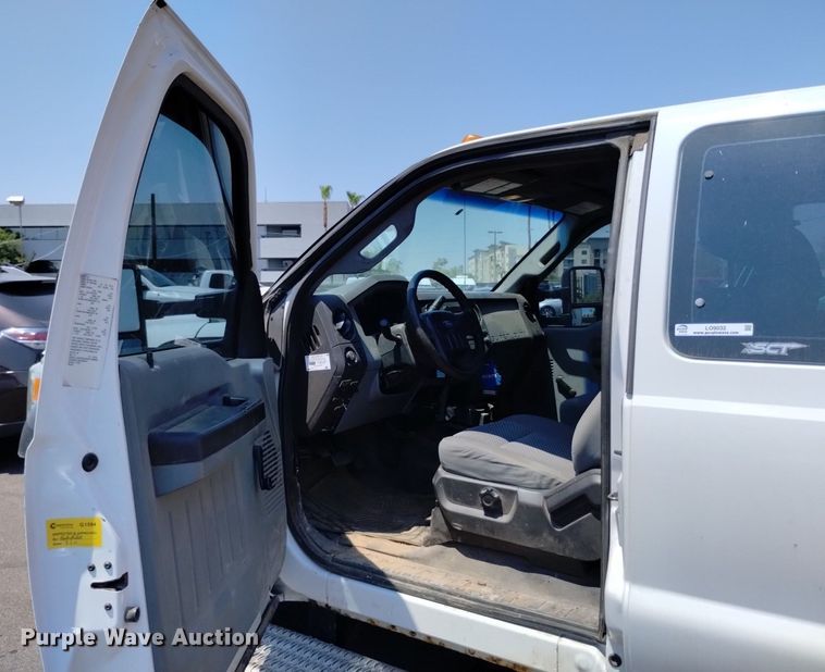 image for item LO9032 2011 Ford F550 Super Duty XL utility / service truck