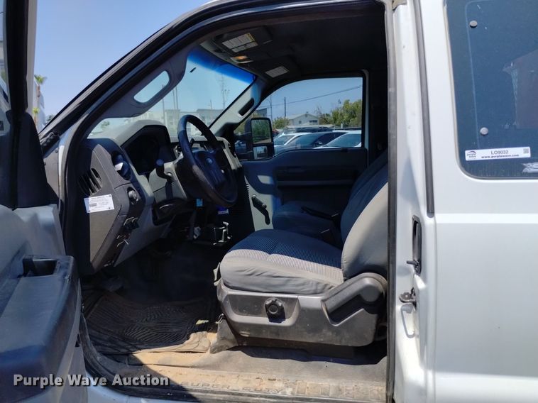 image for item LO9032 2011 Ford F550 Super Duty XL utility / service truck