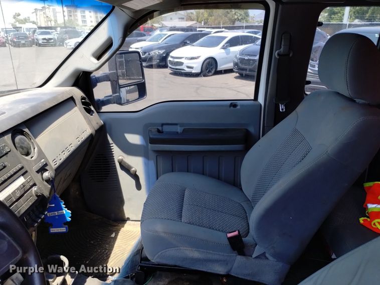 image for item LO9032 2011 Ford F550 Super Duty XL utility / service truck