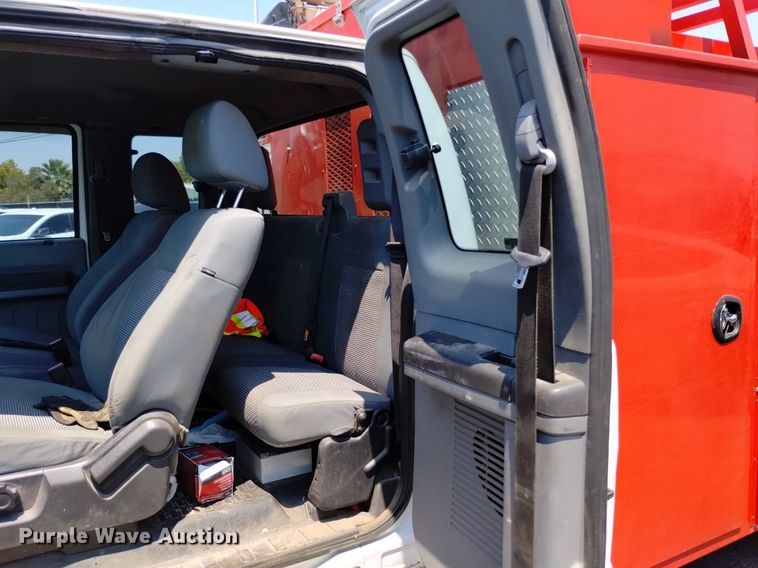 image for item LO9032 2011 Ford F550 Super Duty XL utility / service truck