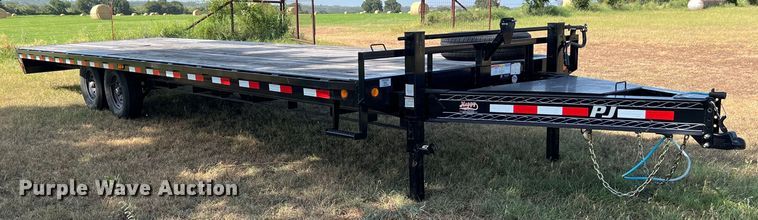 image for item LV9017 2021 PJ Trailer Mfg Co. Deckover F8282 equipment trailer