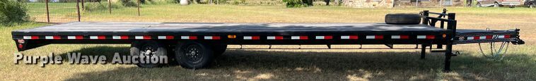 image for item LV9017 2021 PJ Trailer Mfg Co. Deckover F8282 equipment trailer