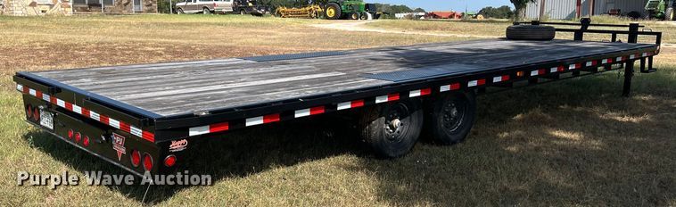 image for item LV9017 2021 PJ Trailer Mfg Co. Deckover F8282 equipment trailer