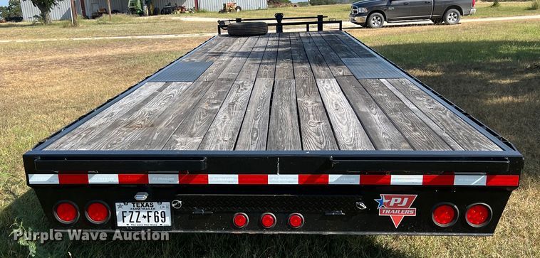 image for item LV9017 2021 PJ Trailer Mfg Co. Deckover F8282 equipment trailer