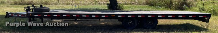 image for item LV9017 2021 PJ Trailer Mfg Co. Deckover F8282 equipment trailer