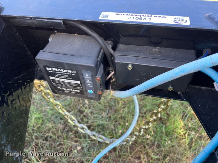 image for item LV9017 2021 PJ Trailer Mfg Co. Deckover F8282 equipment trailer