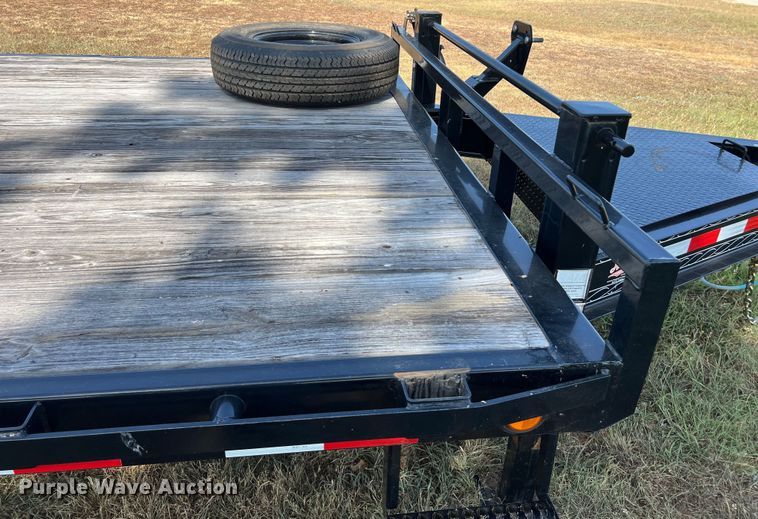 image for item LV9017 2021 PJ Trailer Mfg Co. Deckover F8282 equipment trailer