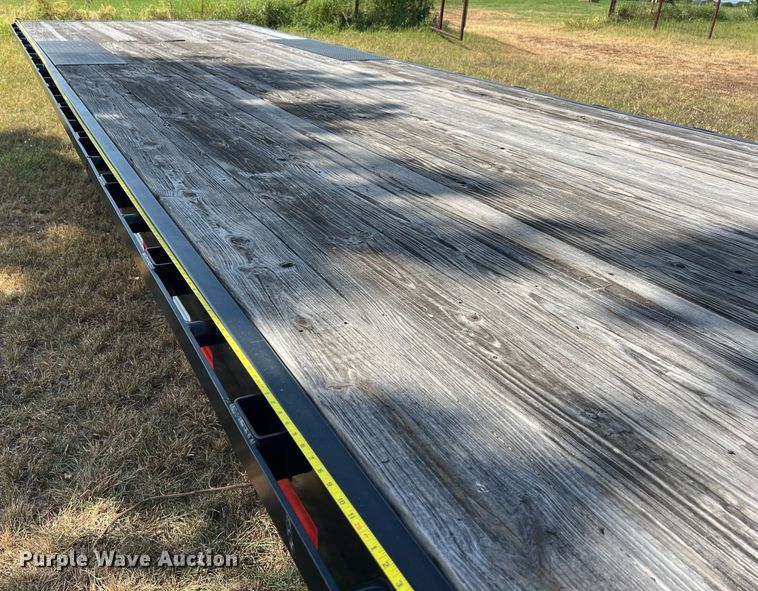 image for item LV9017 2021 PJ Trailer Mfg Co. Deckover F8282 equipment trailer