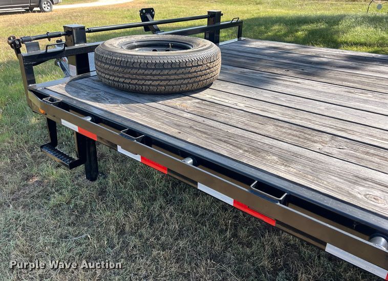 image for item LV9017 2021 PJ Trailer Mfg Co. Deckover F8282 equipment trailer