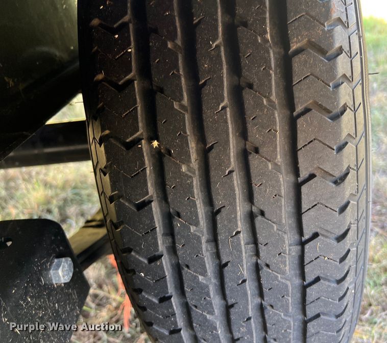 image for item LV9017 2021 PJ Trailer Mfg Co. Deckover F8282 equipment trailer