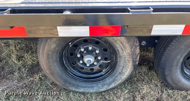 image for item LV9017 2021 PJ Trailer Mfg Co. Deckover F8282 equipment trailer