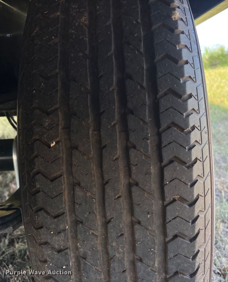 image for item LV9017 2021 PJ Trailer Mfg Co. Deckover F8282 equipment trailer