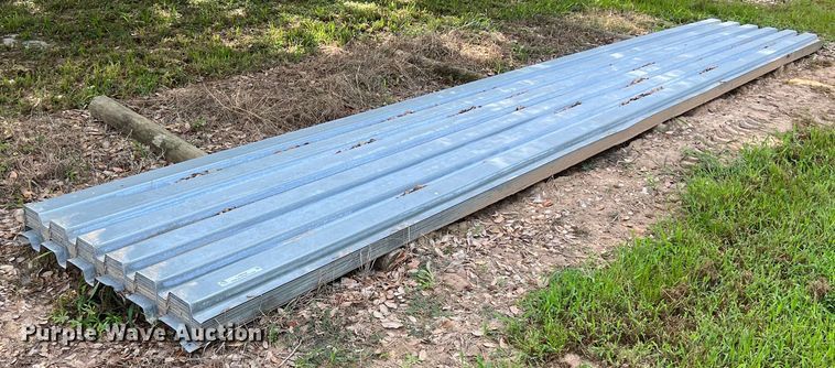 image for item LV9023 Approximately 22 sheets of 20' L x 36