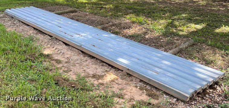 image for item LV9023 Approximately 22 sheets of 20' L x 36