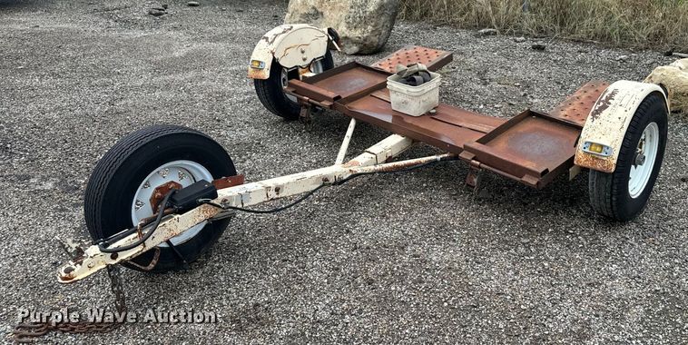 image for item MU9935 1999 Master Tow car dolly