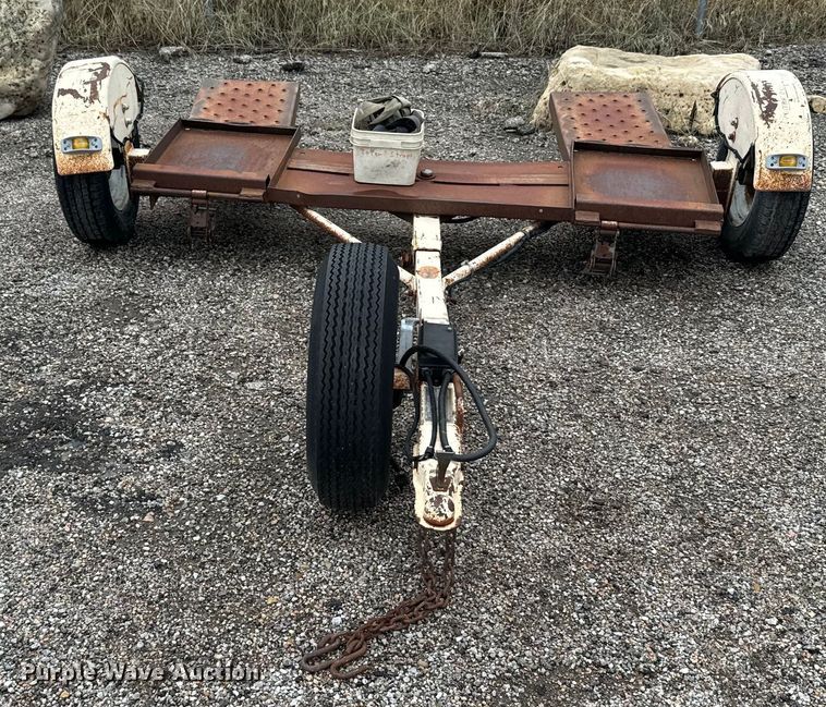 image for item MU9935 1999 Master Tow car dolly