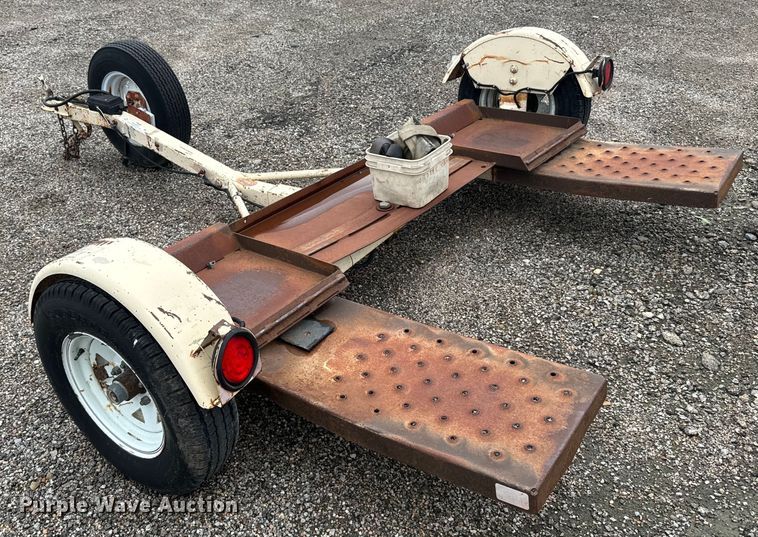 image for item MU9935 1999 Master Tow car dolly